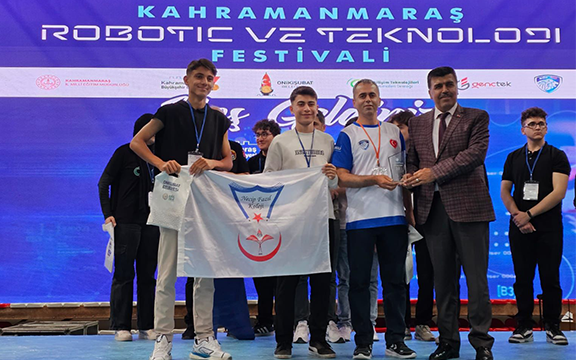 Necip Fazıl Koleji Robot Yarışmasında 3.Oldu 
