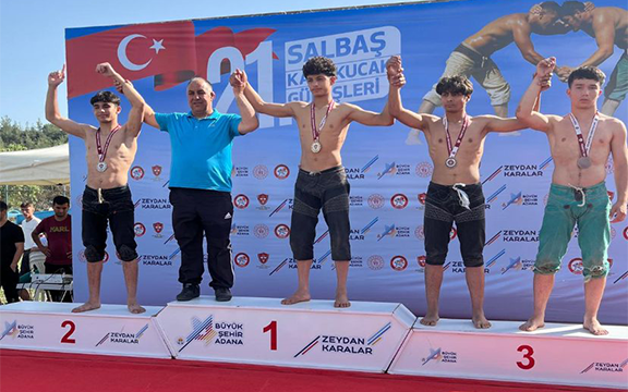 Necip Fazıl Güreşçileri karakucak'ta 1. oldu 